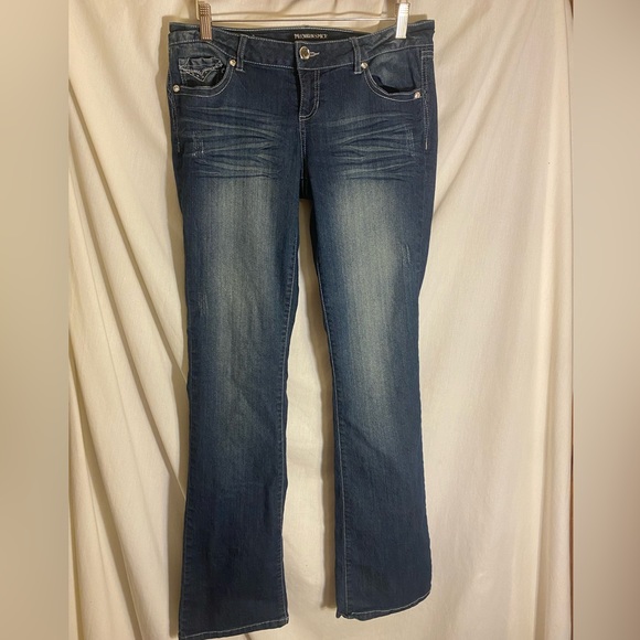 Premium Spice woman’s jeans size 9 Juniors. Like New - Picture 3 of 8